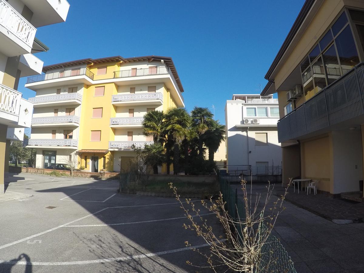 Residence Caorle Apartments - Agenzia Cocal Экстерьер фото