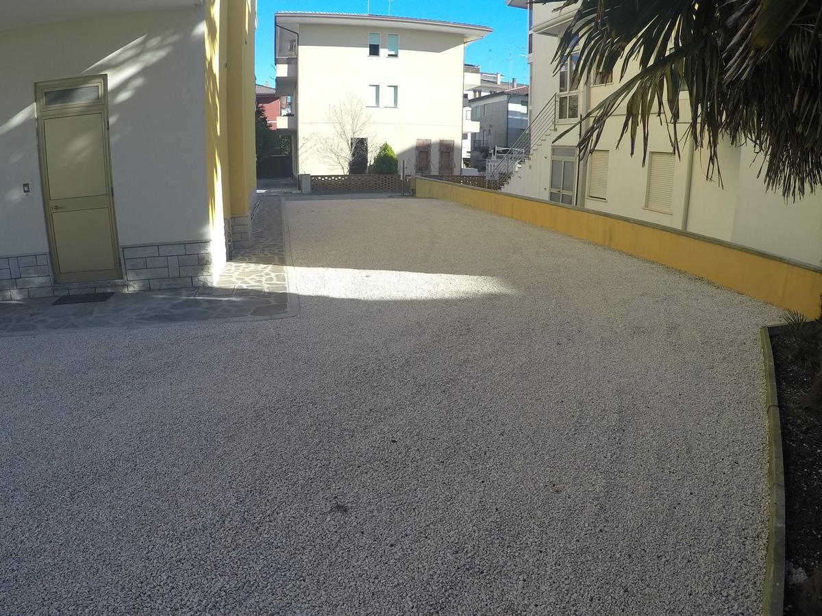 Residence Caorle Apartments - Agenzia Cocal Экстерьер фото